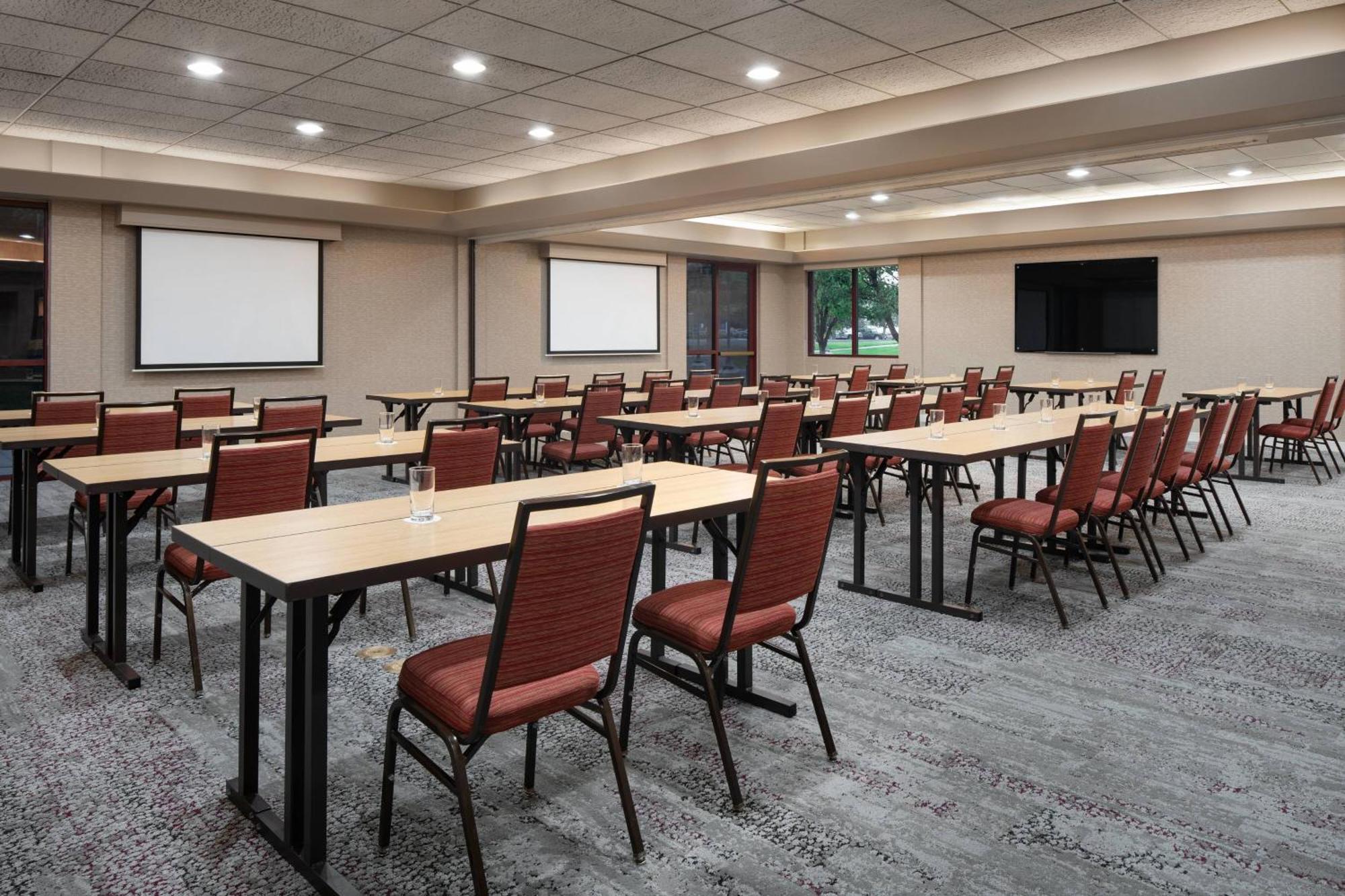 Courtyard By Marriott Denver Airport Bagian luar foto