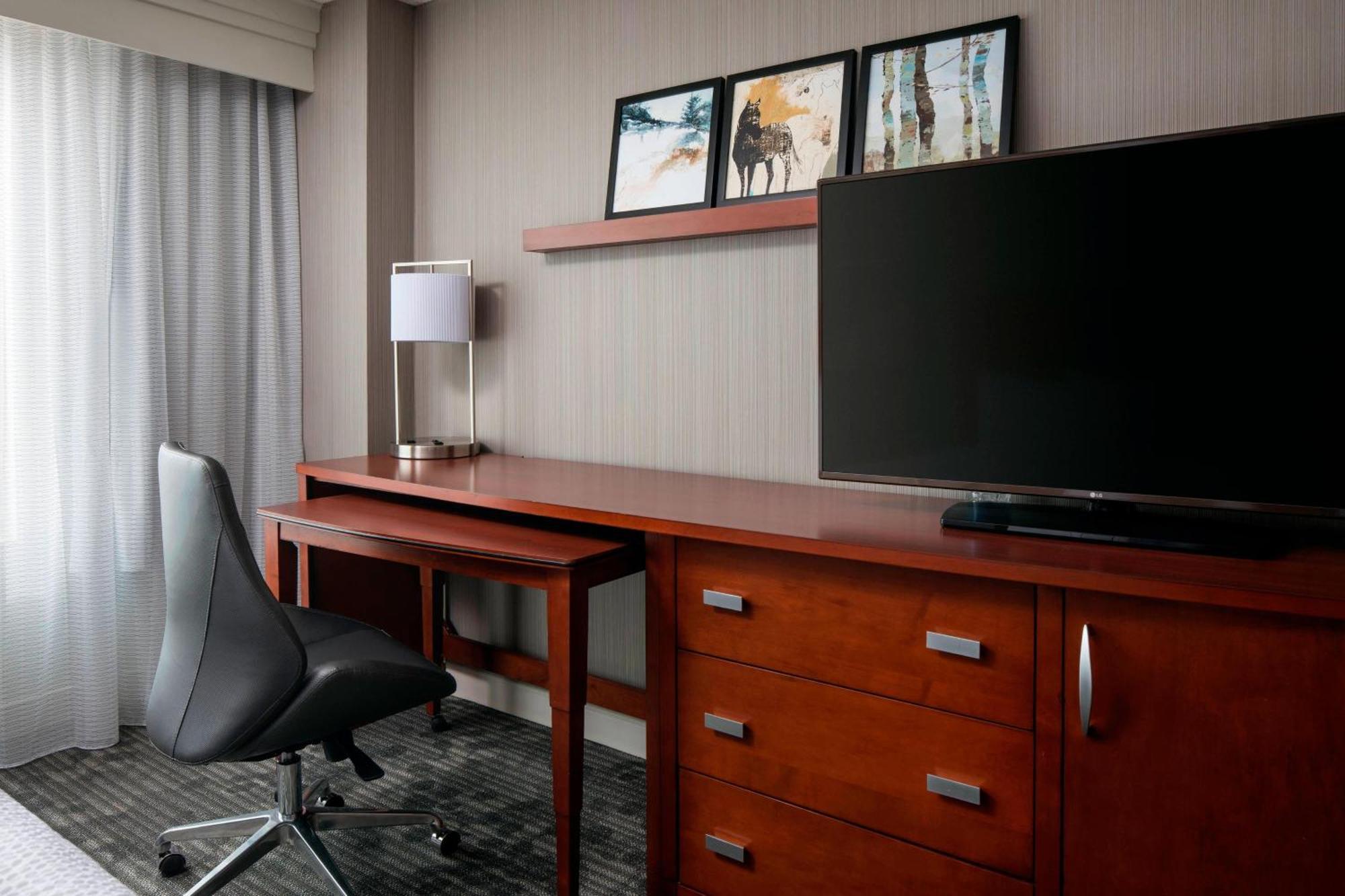 Courtyard By Marriott Denver Airport Bagian luar foto