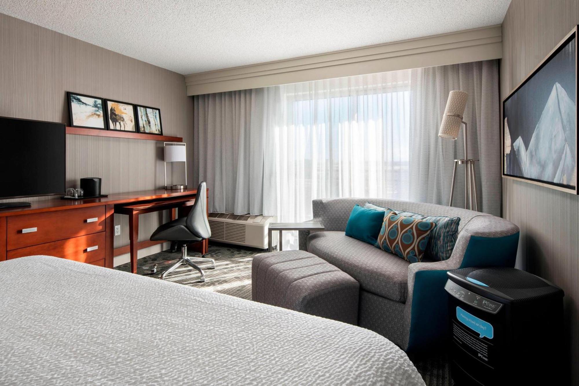 Courtyard By Marriott Denver Airport Bagian luar foto