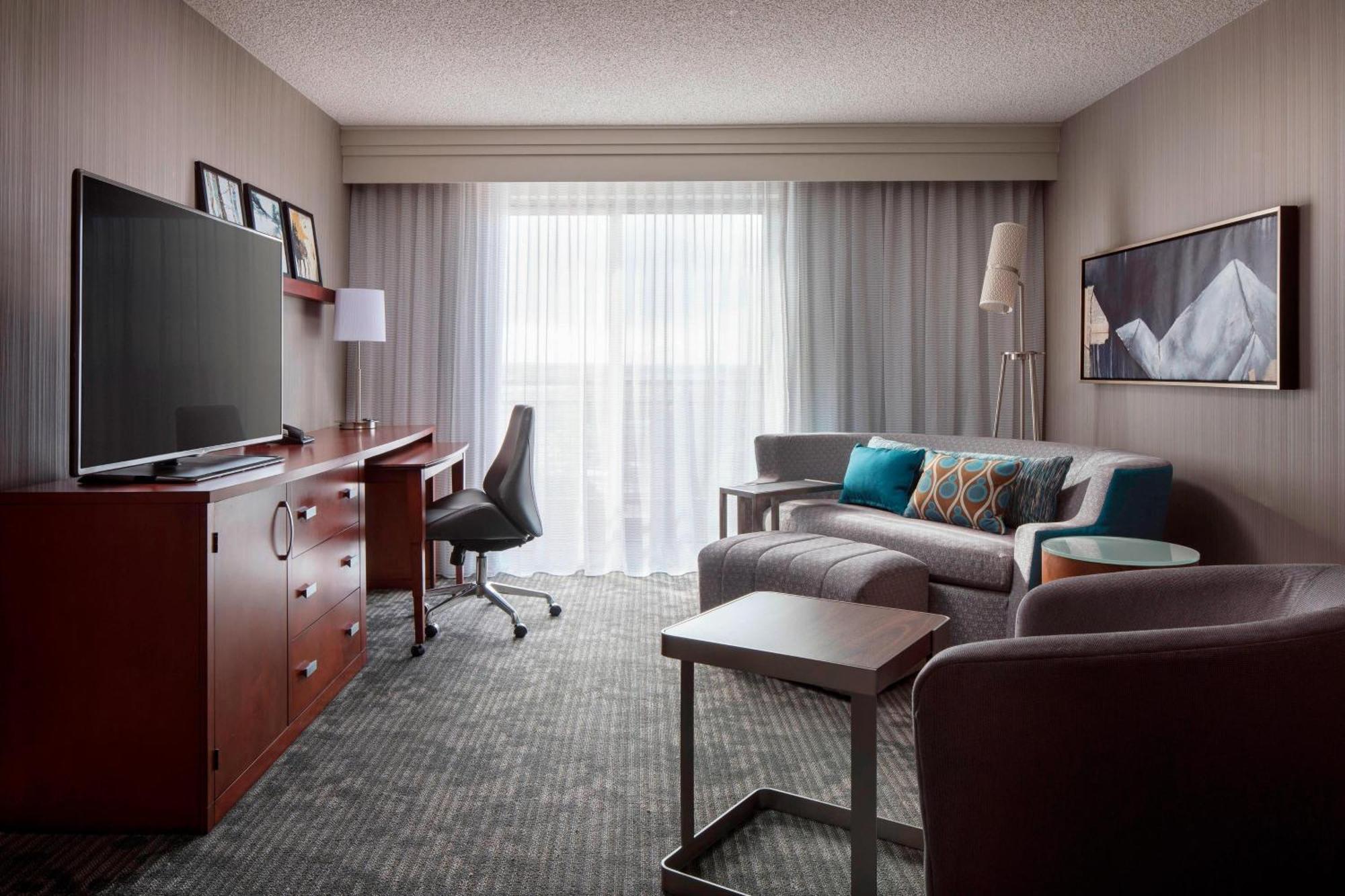 Courtyard By Marriott Denver Airport Bagian luar foto