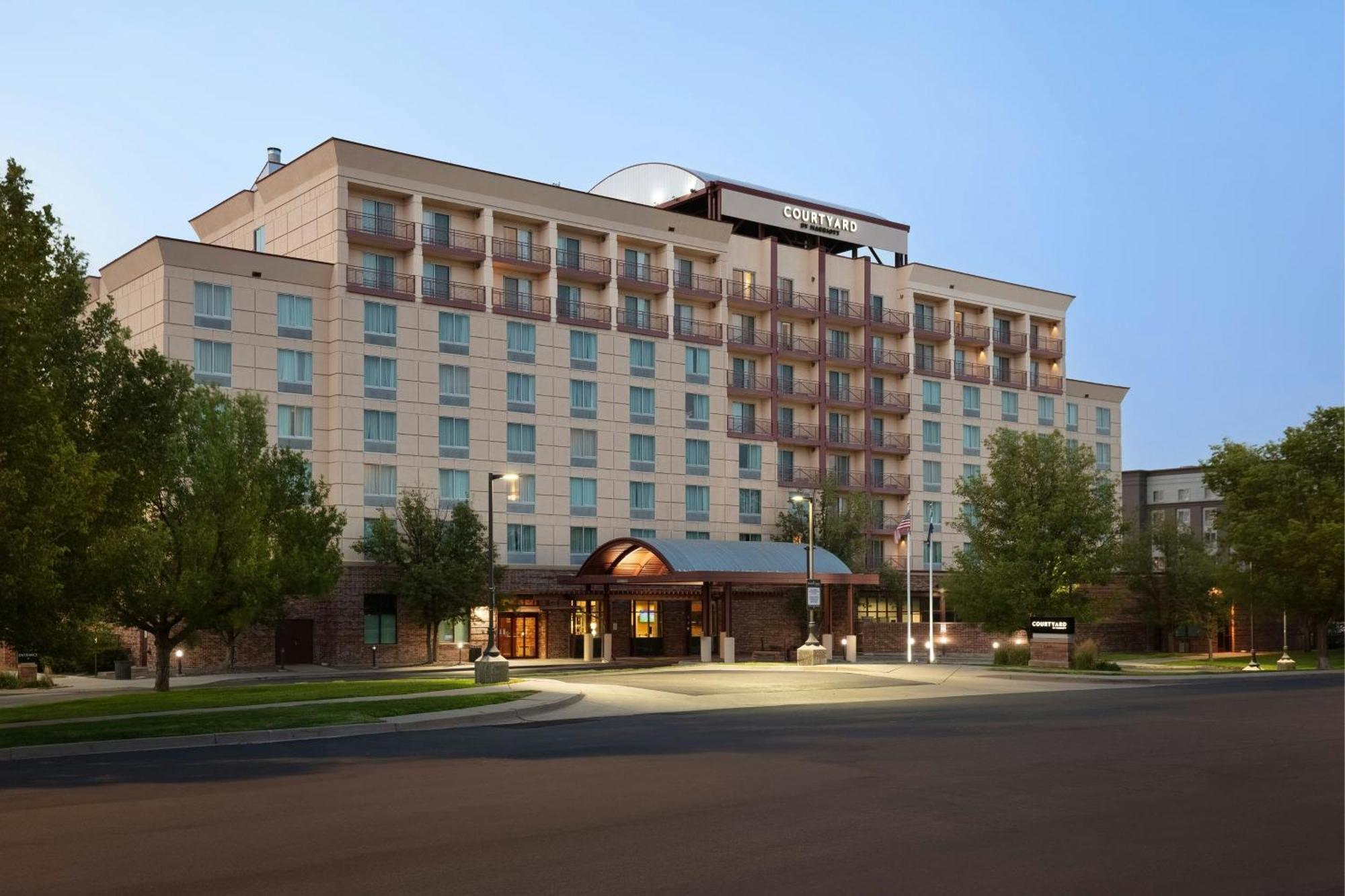 Courtyard By Marriott Denver Airport Bagian luar foto